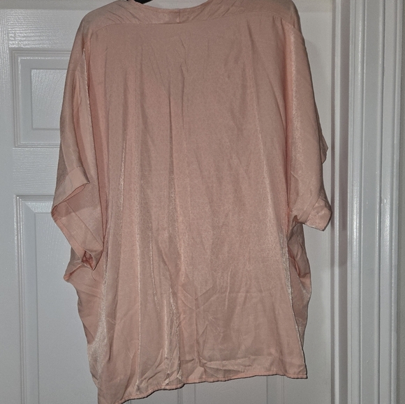 Peach leopard blouse size 3X - Picture 3 of 3